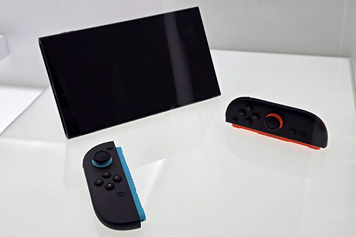 ���������꡼ No.007�Υ���ͥ������ / �̿��Ǹ����Nintendo Switch 2�ס��ͤ�ȴ���줿��Joy-Con 2�פλȤ��䤹����æ˹����Switch 2����θ���