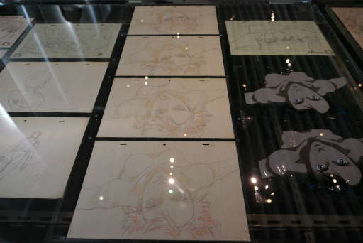 画像ギャラリー No.010のサムネイル画像 / 「攻殻機動隊展 Ghost and the Shell」内覧会レポート。アニメ全作品を横断的に網羅した見ごたえのある展覧会を，ARタチコマの解説付きで楽しめる