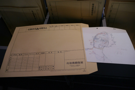 画像ギャラリー No.017のサムネイル画像 / 「攻殻機動隊展 Ghost and the Shell」内覧会レポート。アニメ全作品を横断的に網羅した見ごたえのある展覧会を，ARタチコマの解説付きで楽しめる