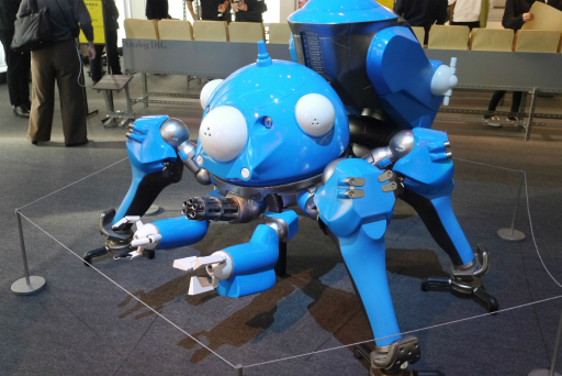 画像ギャラリー No.023のサムネイル画像 / 「攻殻機動隊展 Ghost and the Shell」内覧会レポート。アニメ全作品を横断的に網羅した見ごたえのある展覧会を，ARタチコマの解説付きで楽しめる