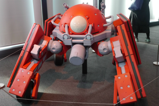 画像ギャラリー No.024のサムネイル画像 / 「攻殻機動隊展 Ghost and the Shell」内覧会レポート。アニメ全作品を横断的に網羅した見ごたえのある展覧会を，ARタチコマの解説付きで楽しめる