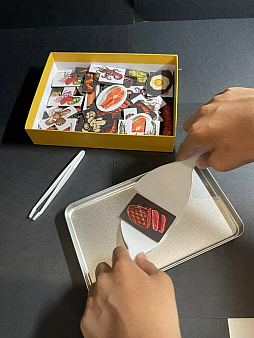 ���������꡼ No.005�Υ���ͥ������ / Ŵ�ľƤ�����ܡ��ɥ������TeppanDo�פ�Kickstarter�ǥ����ڡ���Ÿ���档��������Ǽ긷�ء��إ��Ȥäƿ��५���ɤ򤦤ޤ��Ҥä����֤���