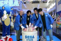 画像ギャラリー No.005のサムネイル画像 / 「SEGA STORE TOKYO」オープニングセレモニーをレポート。店舗限定アイテムも含め多彩なラインナップに注目だ