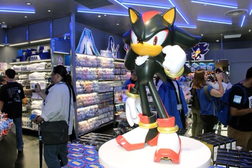 画像ギャラリー No.007のサムネイル画像 / 「SEGA STORE TOKYO」オープニングセレモニーをレポート。店舗限定アイテムも含め多彩なラインナップに注目だ