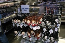 画像ギャラリー No.019のサムネイル画像 / 「SEGA STORE TOKYO」オープニングセレモニーをレポート。店舗限定アイテムも含め多彩なラインナップに注目だ