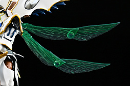 画像ギャラリー No.032のサムネイル画像 / ［レビュー］「METAL BUILD DRAGON SCALE サーバイン（白き秘宝）」ファンタジックで生体感のあるディテールが，唯一無二の存在感