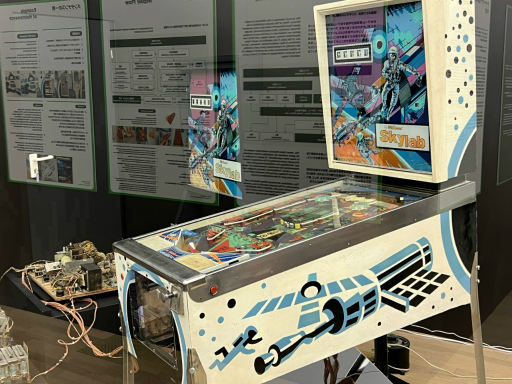 ���������꡼ No.009�Υ���ͥ������ / ��Ω�����Ѵۤǳ�����Ρ֤Τ����� ������!! �ޥ󥬡����˥ᡦ������Ÿ in Tokyo 2025�פ��ݡ��ȡ�ʸ����̤��ؤĤʤ���ߤ˿���Ƥ���