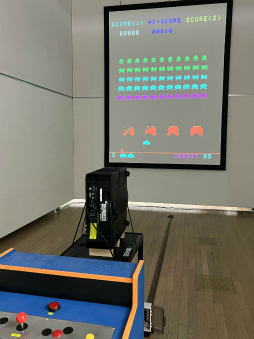 ���������꡼ No.013�Υ���ͥ������ / ��Ω�����Ѵۤǳ�����Ρ֤Τ����� ������!! �ޥ󥬡����˥ᡦ������Ÿ in Tokyo 2025�פ��ݡ��ȡ�ʸ����̤��ؤĤʤ���ߤ˿���Ƥ���