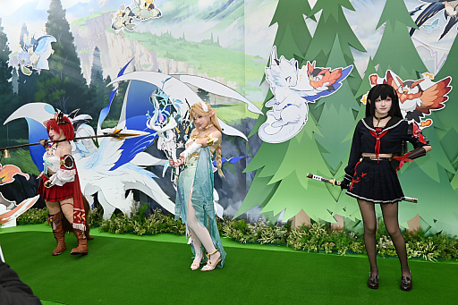 ���������꡼ No.018�Υ���ͥ������ / �֥��ߥå��ޡ����å�107�ץ�ݡ���NIKKE�פ�֥��ƥ饽��ס֥֥饦�������2�פʤɤΥ֡����Ǹ��������ץ쥤�䡼�򻣱Ƥ��Ƥ���