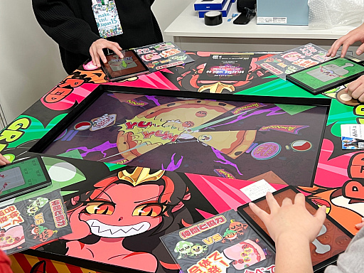 画像ギャラリー No.010のサムネイル画像 / 「TOKYO INDIE GAMES SUMMIT 2026」出展作品レポート(変わったコントローラ編)。ピザを焼き,ポップコーンを頂戴し,ビールで流し込んだ末,レジェンドクリエイターと遊んだ