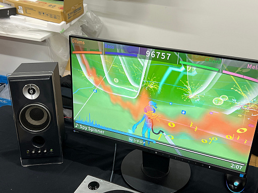 画像ギャラリー No.016のサムネイル画像 / 「TOKYO INDIE GAMES SUMMIT 2026」出展作品レポート(変わったコントローラ編)。ピザを焼き,ポップコーンを頂戴し,ビールで流し込んだ末,レジェンドクリエイターと遊んだ