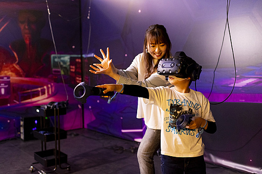 画像ギャラリー No.010のサムネイル画像 / 「CAPCOMIX（カプコミクス） あべのHoop店」，3月31日にグランドオープン。「VR-X」の詳細が明らかに