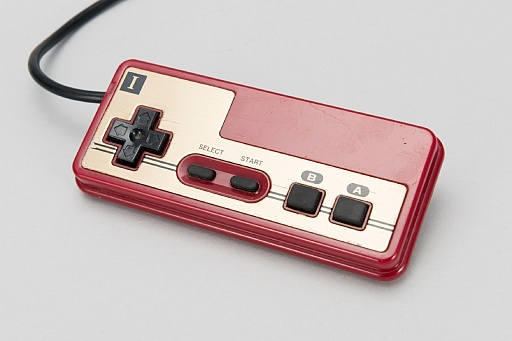 画像ギャラリー No.003のサムネイル画像 / 30年前の今日発売されたファミコン版「ドラゴンクエスト」を,当時生まれてもいない編集者がプレイ。竜王を倒す旅は驚きと戸惑いの連続だった