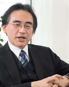 画像集#031のサムネイル/任天堂・岩田氏をゲストに送る「ゲーマーはもっと経営者を目指すべき!」最終回――経営とは「コトとヒト」の両方について考える「最適化ゲーム」