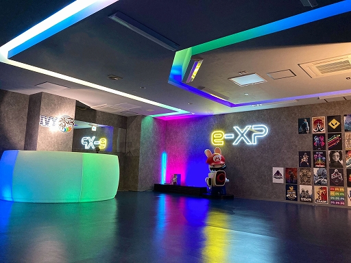 ���������꡼ No.001�Υ���ͥ������ / ��ʬ�����ܻԤ�e���ݡ��ĥץ쥤�䡼�������ߡ�e-XP�ʥ������å����ԡ��ˤ�4��4���˥����ץ�