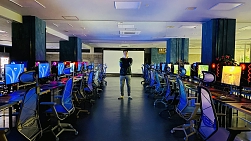 ���������꡼ No.002�Υ���ͥ������ / ��ʬ�����ܻԤ�e���ݡ��ĥץ쥤�䡼�������ߡ�e-XP�ʥ������å����ԡ��ˤ�4��4���˥����ץ�