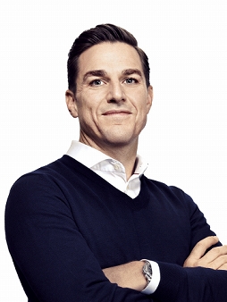 ���������꡼ No.001�Υ���ͥ������ / Electronic Arts��������פ�ȯɽ�����⳰�γ�ȯ��������礷��EA Entertainment��EA SPORTS��2�֥��ɤؤȽ���