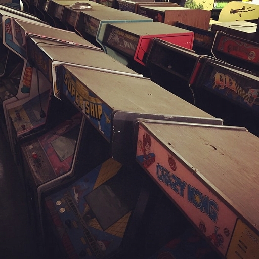 ���������꡼ No.008�Υ���ͥ������ / ��Supercade�ץ�ޥ������Ǥ˴ؤ���Kickstarter�����ڡ���Ÿ���档���Ǥ�¿�Ѥ����ӥǥ�������ˤν��Ҥ���������䤫�ˤ�ߤ�����