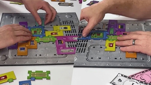 画像ギャラリー No.006のサムネイル画像 / 高騰するパーツを確保し,レトロゲームを動かせるPCを組み上げろ。ボードゲーム「ComputerJunkyard」のKickstarterキャンペーンが展開中