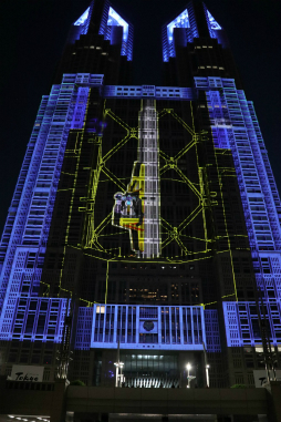 ���������꡼ No.003�Υ���ͥ������ / �����ģ�����̤򥬥���ब�Ĳ�̵�Ԥ����Ӳ�롣�ץ������������ޥåԥ󥰡�TOKYO Night & Light�פˤơ���TOKYO GUNDAM IN THE FUTURE�׾����