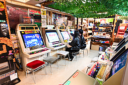 画像ギャラリー No.063のサムネイル画像 / スーパーポテト10時間「秋葉原 都会に眠る思い出に」by 4Gamer