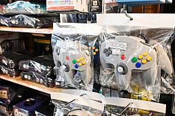 画像ギャラリー No.071のサムネイル画像 / スーパーポテト10時間「秋葉原 都会に眠る思い出に」by 4Gamer