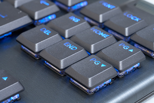 画像ギャラリー No.007のサムネイル画像 / 薄型キーの10キーレスワイヤレスキーボード「G915 X LIGHTSPEED TKL」。正当進化を遂げたロープロファイル勢のアイドルだ