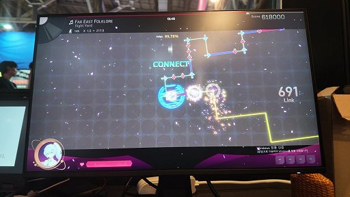 画像ギャラリー No.002のサムネイル画像 / 18人の韓国同人チームが作るリズムゲーム「Witch's Lounge」。マウス操作の無理ゲーから，魔女が魔法陣をキビキビ描く音ゲーへ［BIC2026］