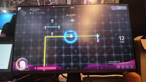 画像ギャラリー No.007のサムネイル画像 / 18人の韓国同人チームが作るリズムゲーム「Witch's Lounge」。マウス操作の無理ゲーから，魔女が魔法陣をキビキビ描く音ゲーへ［BIC2026］