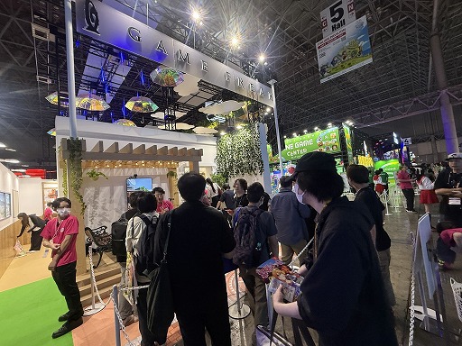 画像ギャラリー No.003のサムネイル画像 / ゲームフリークがTGSに初のブース出展！ 「雨のちハレ女」の部室へ行き，復刊したミニコミ誌を受け取り，会期の天気にそわそわする［TGS2026］