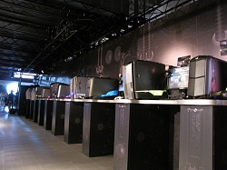 TGS 2009ǽ⹽¤˹롣ͽ۰ʾ˥ФäAlienwareΥޡPC