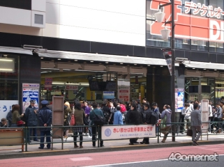 画像ギャラリー No.003のサムネイル画像 / 小島秀夫監督が世界を回る！　「メタルギア」シリーズ最新作の発売を記念してスタートした「METAL GEAR SOLID PEACE WALKER WORLD TOUR 2010」初日の模様をレポート