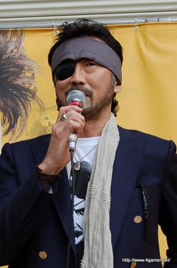 画像ギャラリー No.028のサムネイル画像 / 小島秀夫監督が世界を回る！　「メタルギア」シリーズ最新作の発売を記念してスタートした「METAL GEAR SOLID PEACE WALKER WORLD TOUR 2010」初日の模様をレポート