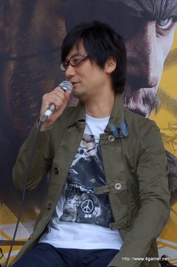 画像ギャラリー No.036のサムネイル画像 / 小島秀夫監督が世界を回る！　「メタルギア」シリーズ最新作の発売を記念してスタートした「METAL GEAR SOLID PEACE WALKER WORLD TOUR 2010」初日の模様をレポート