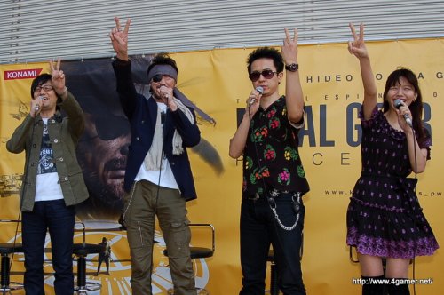 画像ギャラリー No.038のサムネイル画像 / 小島秀夫監督が世界を回る！　「メタルギア」シリーズ最新作の発売を記念してスタートした「METAL GEAR SOLID PEACE WALKER WORLD TOUR 2010」初日の模様をレポート