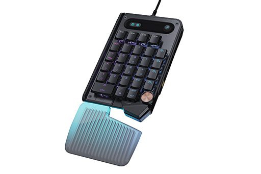 画像ギャラリー No.005のサムネイル画像 / 4.3インチタッチパネルが付いた10キーレスゲーミングキーボード「Command Series KB7」が7月上旬に発売