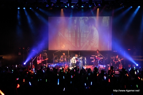 ֱͺ εספΡI miss Youפǯ̾ʤޤ25ʤϪ줿Falcom jdk BAND 2013 Super Live in NIHONBASHI MITSUI HALLפݡ