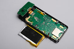 画像ギャラリー No.039のサムネイル画像 / ネオジオを現代に蘇らせる「NEOGEO X」は買いか。使い勝手からその正体まで徹底解剖