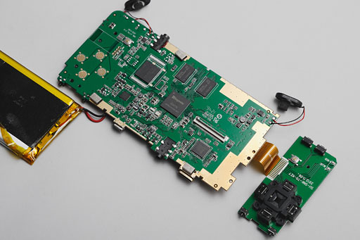 画像ギャラリー No.040のサムネイル画像 / ネオジオを現代に蘇らせる「NEOGEO X」は買いか。使い勝手からその正体まで徹底解剖