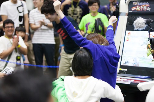 画像ギャラリー No.016のサムネイル画像 / AC版「ウルトラストリートファイターIV」全国大会「一秋千撃杯」東京予選フォトレポート。決勝大会に駒を進める4チームと8名の強豪が決定