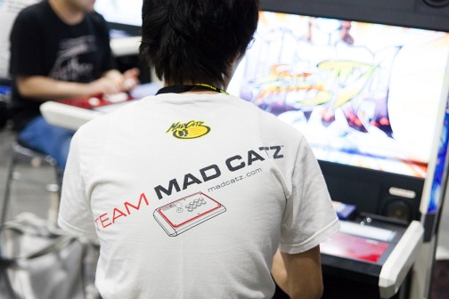 画像ギャラリー No.045のサムネイル画像 / AC版「ウルトラストリートファイターIV」全国大会「一秋千撃杯」東京予選フォトレポート。決勝大会に駒を進める4チームと8名の強豪が決定
