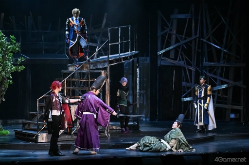 画像ギャラリー No.012のサムネイル画像 / 刀剣男士たちが見つめる足利尊氏・直義兄弟の理想と悲劇。「ミュージカル『刀剣乱舞』 〜静かなる夜半の寝ざめ〜」ゲネプロ公演レポート