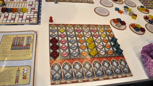 SPIEL'1810ǯ˰٤AZULפ³Ԥо졣ץ쥤ʤϤΤޤޤˡɤθ̤ϥåꤷAzul: Stained Glass of Sintraפץ쥤