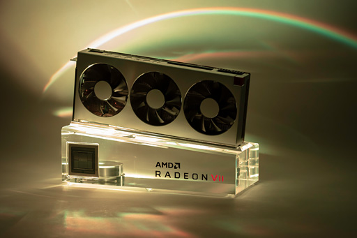 画像集 No.019のサムネイル画像 / 「Radeon VII」到着。7nm世代初のコンシューマ向けGPU搭載カード