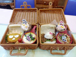 画像ギャラリー No.002のサムネイル画像 / ブラスタ×サンリオの夢のコラボカフェ開催中! ハローキティが推しキャストの誕生日をお祝い