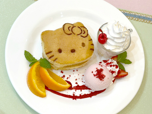 画像ギャラリー No.006のサムネイル画像 / ブラスタ×サンリオの夢のコラボカフェ開催中! ハローキティが推しキャストの誕生日をお祝い