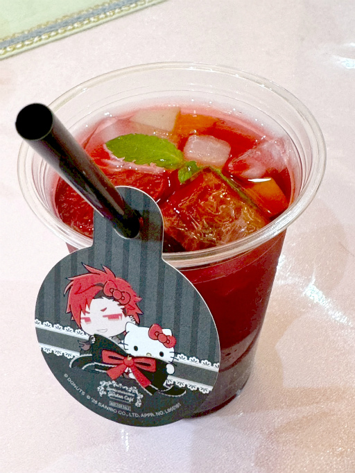 画像ギャラリー No.008のサムネイル画像 / ブラスタ×サンリオの夢のコラボカフェ開催中! ハローキティが推しキャストの誕生日をお祝い