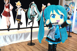 ߥ衼⤪ˤ˶Ĥʡˡֽ鲻ߥ Project DIVA10ǯŸΥǥݡ