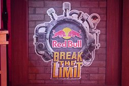 #001Υͥ/FINAL FANTASY VII REMAKE INTERGRADEפRTA٥ȡRed Bull Break The Limitɤݡ