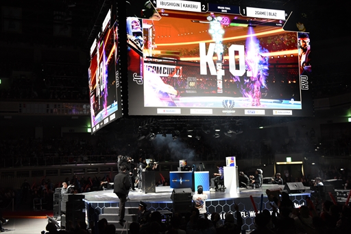 画像ギャラリー No.012のサムネイル画像 / 「カプコンカップ11」決勝大会レポート。翔選手がチリの新星Blaz選手を打ち倒し,「ストリートファイター6」世界最強の座に輝く